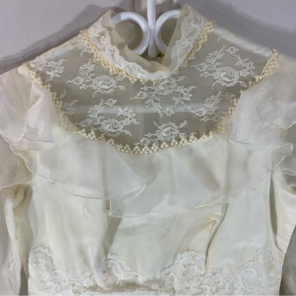 Vintage victorian wedding dress - Picture 3 of 16